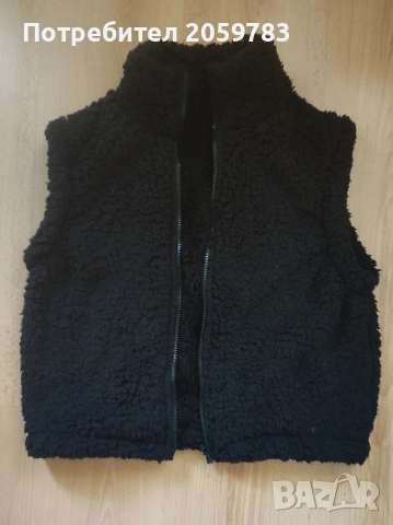 Дамски черен къс елек 