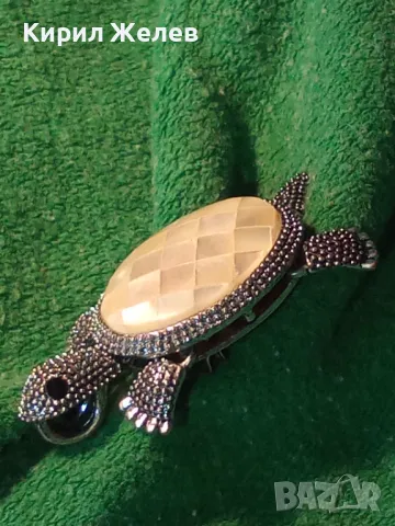 КРАСИВА СРЕБРИСТА МЕДНА ФИГУРАЛНА ВИНТИДЖ БРОШКА - МЕДАЛЬОН КОСТЕНУРКА с ПЛОЧКИ КРАЛСКИ СЕДЕФ 44741, снимка 14 - Други - 46282313