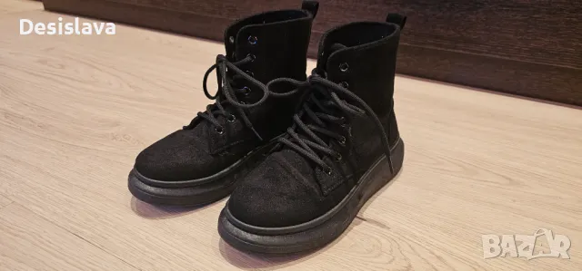 Велурени боти