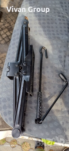 Оригинален авариен крик Land Rover & Jaguar F-Pace, снимка 2 - Аксесоари и консумативи - 51572858