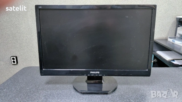 Продавам компютърни кутии и два монитора в много добро състояние   , снимка 13 - Монитори - 53193170