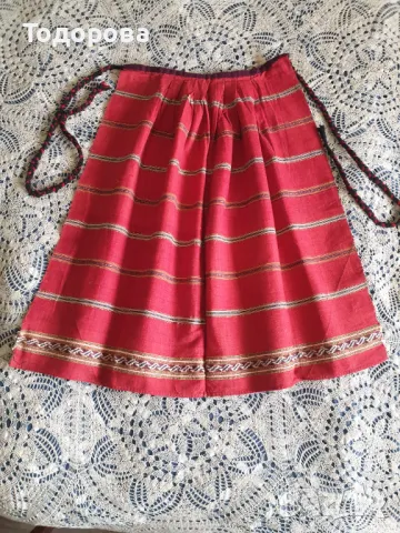 Автентична престилка от Хърцойска носия.