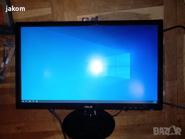 Продавам монитор ASUS 22’ VE228DE  