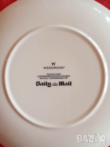 Колекционерска чиния, издадена в чест на брака на принц Чарлз и Камила Паркър, снимка 3 - Колекции - 53857392