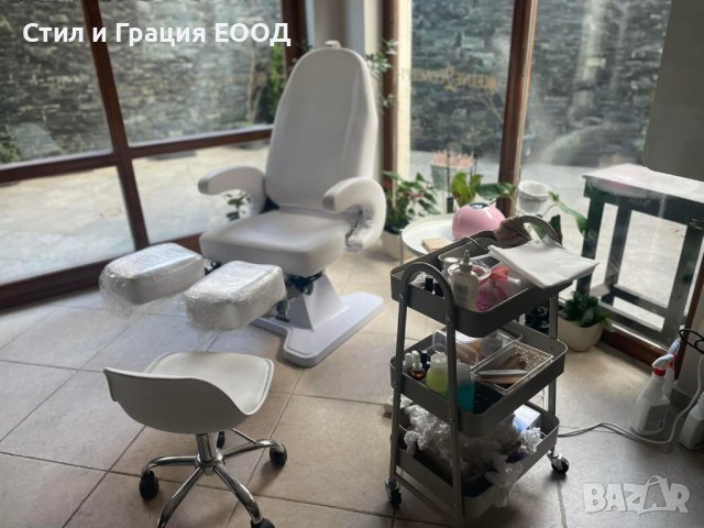 Стол за педикюр 112 - бял/сив/черен, снимка 3 - Педикюр и маникюр - 41122471