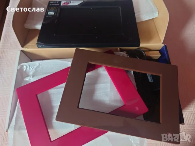 Нова дигитална фоторамка Sony DPF E710, снимка 5 - Друга електроника - 48738499