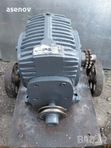 червячен редуктор, снимка 3 - Електродвигатели - 53622890
