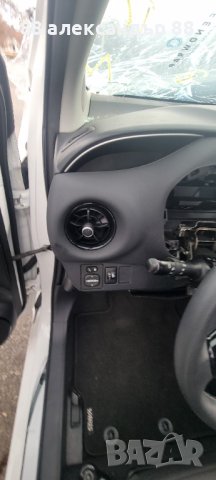 Тойота Ярис , снимка 10 - Автомобили и джипове - 39610500