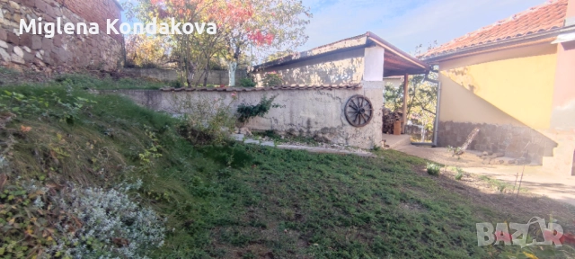Собственик продава къща в Перущица, снимка 9 - Вили - 51215704