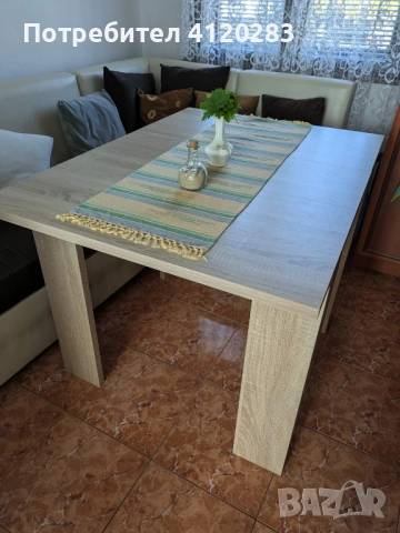 Кухненска маса за хранене