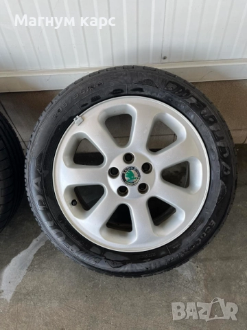 Оригинални алуминиеви джанти Skoda 16" с гуми Fulda 205/55 R16, снимка 3 - Гуми и джанти - 51672814