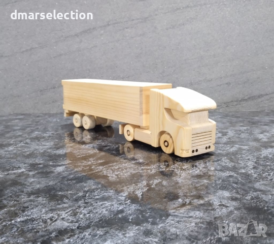  Декоративно дървено камионче с ремарке, снимка 1 - Колекции - 44670358