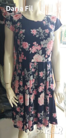 ИЗКЛЮЧИТЕЛНО КРАСИВА тъмносиня рокля на цветя