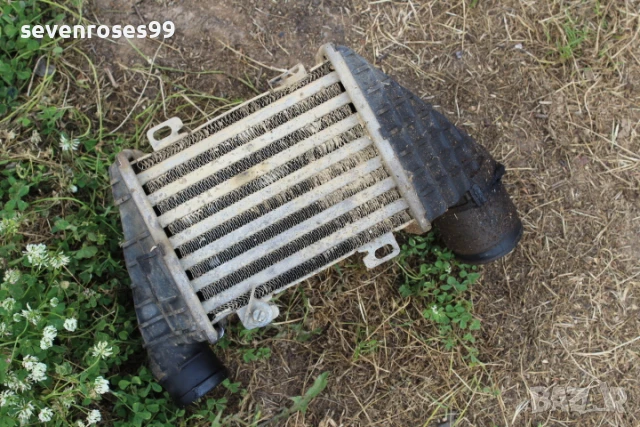 Интеркулер Фолксваген Голф 3 комби 1.9 tdi 90hp VW Golf 3 1H0145805F, снимка 3 - Части - 50578210