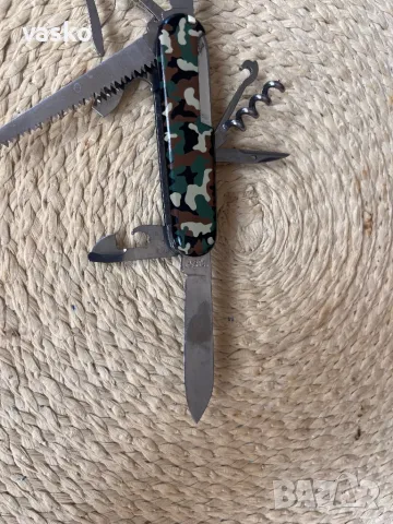 Victorinox Huntsman, снимка 9 - Ножове - 49974807