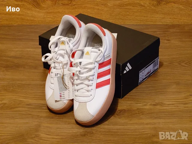 Дамски маратонки Adidas , снимка 2 - Маратонки - 56340071