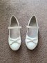 Официални лачени бели обувки, снимка 1 - Детски обувки - 41517837