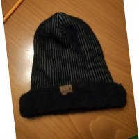 Черна шапка Тач , снимка 1 - Шапки, шалове и ръкавици - 36005260