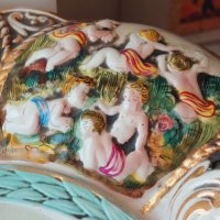 Порцеланова фруктиера ''Каподимонте''Capodimonte Porcelain, снимка 4 - Антикварни и старинни предмети - 41580483