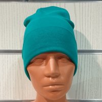 Нова дамска зимна шапка с подгъв в зелен цвят, снимка 2 - Шапки - 39325407