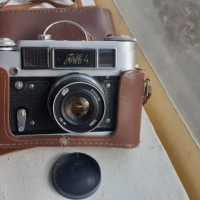 Стар механичен съветски фотоапарат Фед 4 с кожен калъф, снимка 1 - Антикварни и старинни предмети - 44827241