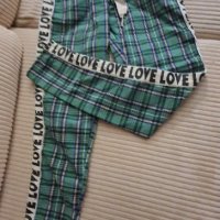 Зелен цвят панталон , снимка 1 - Панталони - 40339545