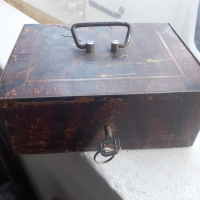 Колекционерски стар сейф каса касетка за пари и ценности, снимка 1 - Антикварни и старинни предмети - 44534042