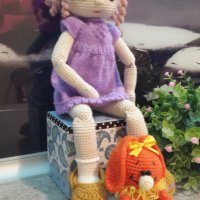 Плетена играчка Кукла Вика + подарък Зайче,  Ръчно изработена, Перфектен подарък, снимка 9 - Плюшени играчки - 41772690