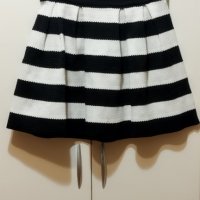 Елегантна пола на черни и бели ивици , снимка 3 - Поли - 44482349