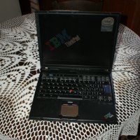 Продавам лаптоп IBM ThinkPad T40, снимка 1 - Части за лаптопи - 34108212