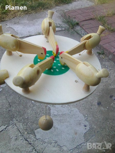 Дървена детска играчка кълвящи кокошки българска народно творчество, снимка 1