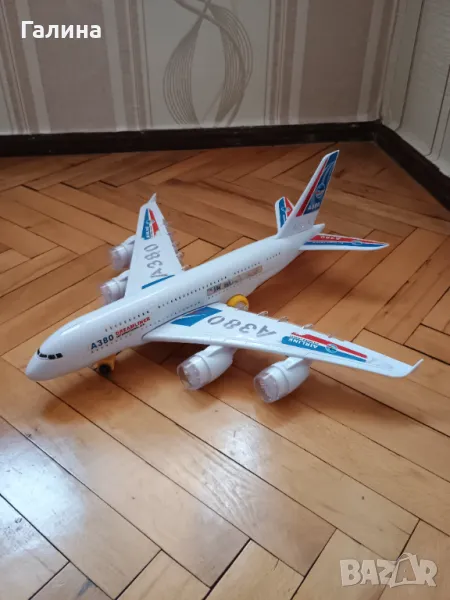 Музикален и светещ самолет, снимка 1