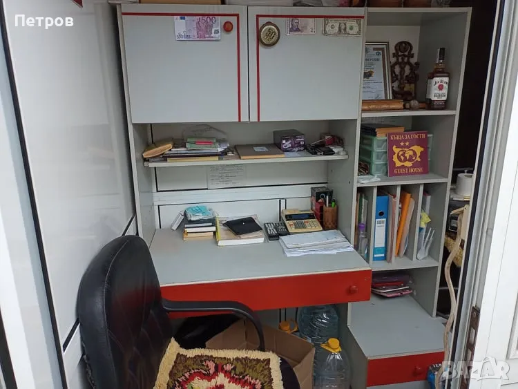 Секция с бюро, снимка 1