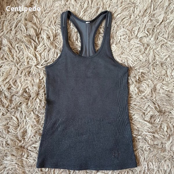 Спортен топ Under Armour, снимка 1