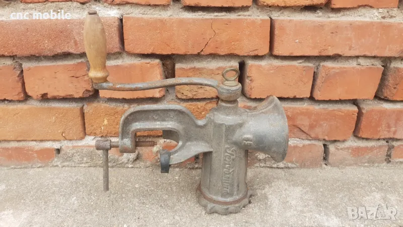 Ретро ръчна месомелачка , снимка 1