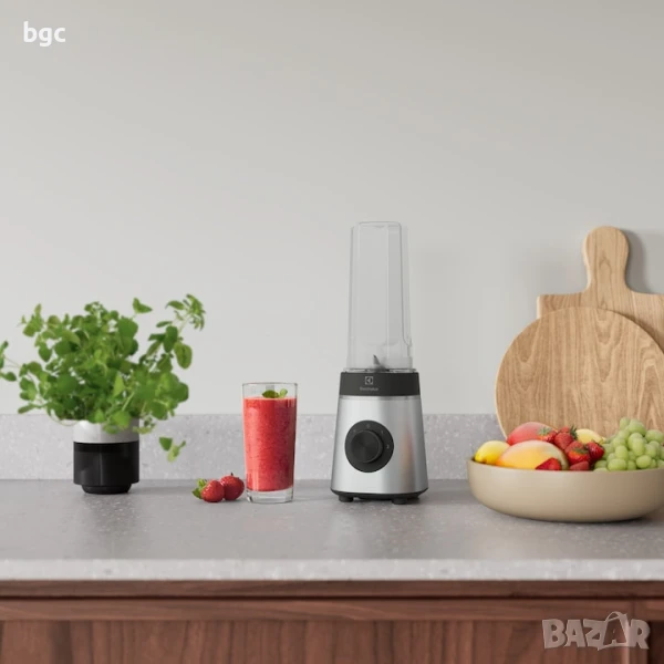 Блендер Electrolux Create 4 E4SB1-4ST, 350 W, 0,6 л, 2 скорости + Функция Pulse,, Подвижни остриета , снимка 1