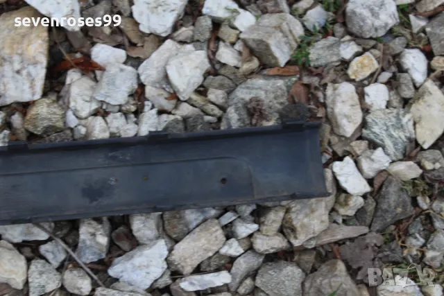 Лайсна централна предна броня Фолксваген Шаран 2002 VW Sharan, снимка 7 - Части - 47530900