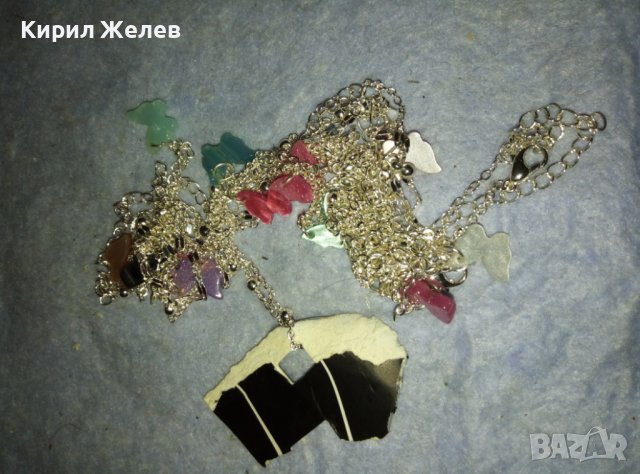НЕЖНО ПОСРЕБРЕНО АРТ КОЛИЕ с ЦВЕТНИ ПЕПЕРУДКИ ФИНА ВЕРИЖКА 38933, снимка 4 - Колиета, медальони, синджири - 42057417