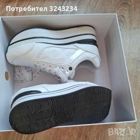 Женски сникърси GUESS, снимка 3 - Маратонки - 53695558