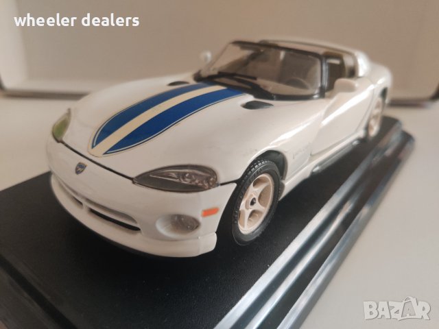 Метална количка Bburago 1992 DODGE VIPER RT/10 1/24, снимка 4 - Колекции - 39891100