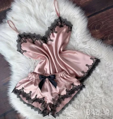 сатенена пижама 