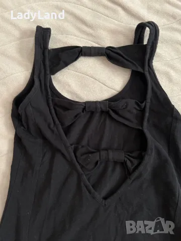 Черна рокля с панделки на гърба , снимка 2 - Рокли - 47991504