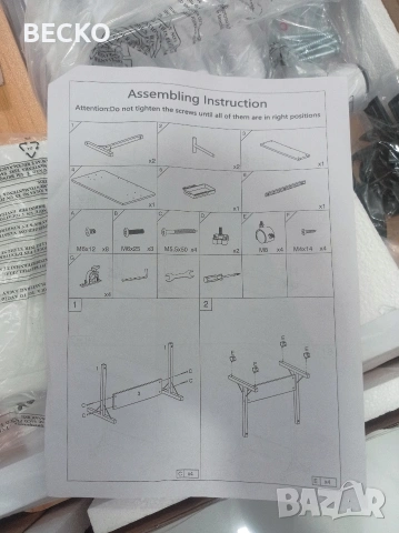 Бюро на колелца с накланящ се плот, снимка 4 - Бюра - 53391140
