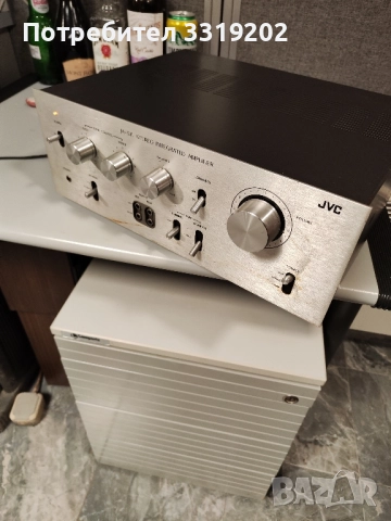 усилвател, снимка 3 - Ресийвъри, усилватели, смесителни пултове - 52140806