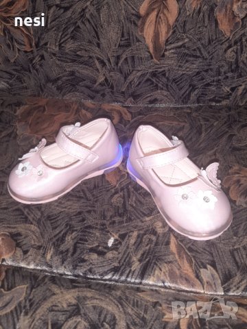 Нови детски светещи обувки 21 номер , снимка 1 - Детски обувки - 42355004