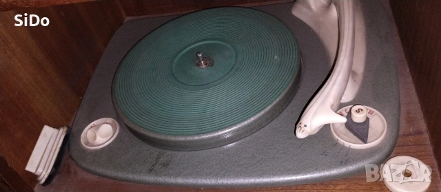 Радио грамофон Лира10 от 1969г, снимка 8 - Грамофони - 50710775