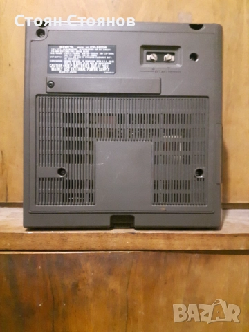 SONY ICF 5900W, снимка 2 - Радиокасетофони, транзистори - 52929944
