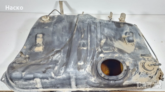 Резервоар Toyota Avensis Station Wagon T22 2.0 D4D Тойота Авенсис Т22 Комби 1997-2003