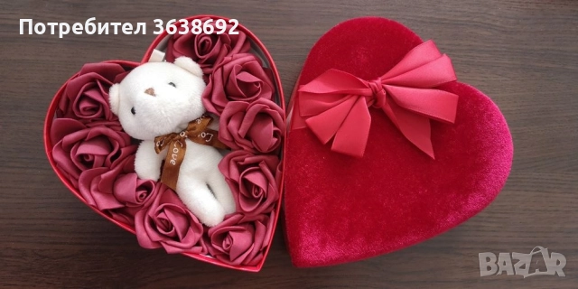 Мече с рози в кутия сърце