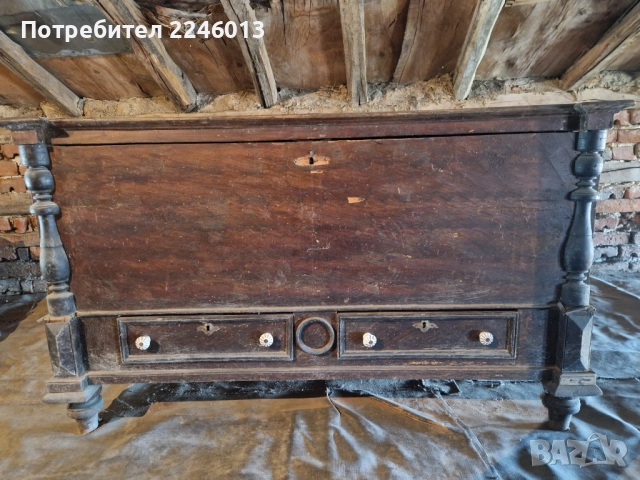 Стар ретро скрин с чекмедже